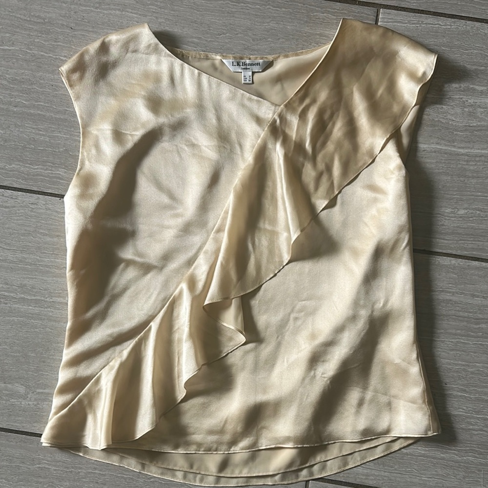 5/$25 LK Bennett Elegant Cream Sleeveless Top